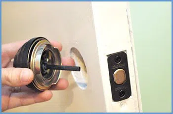 State Locksmith Services Raleigh, NC 919-887-2071 - 5-change-locks-service